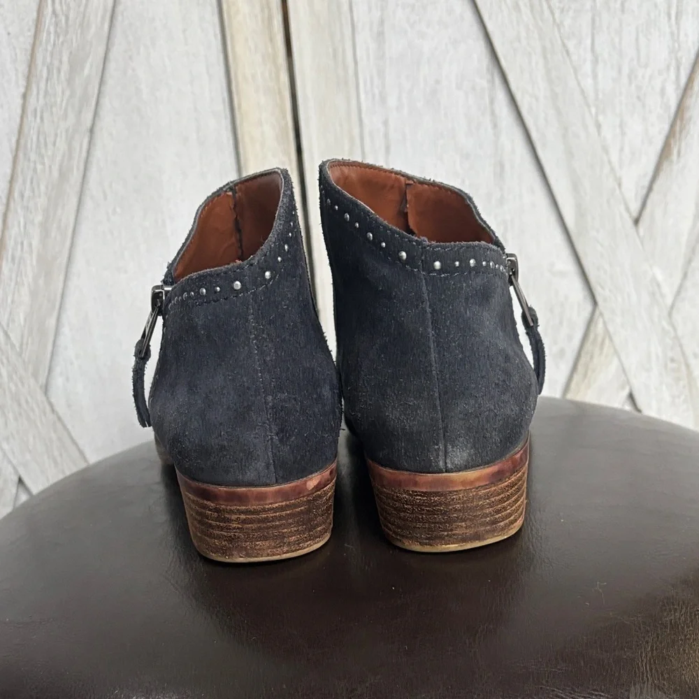 Stylish Blue Black Ankle Boots